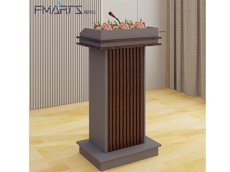 ?，斒思揖哐葜v臺(tái)